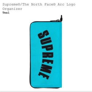 Supreme X The North Face Organizer